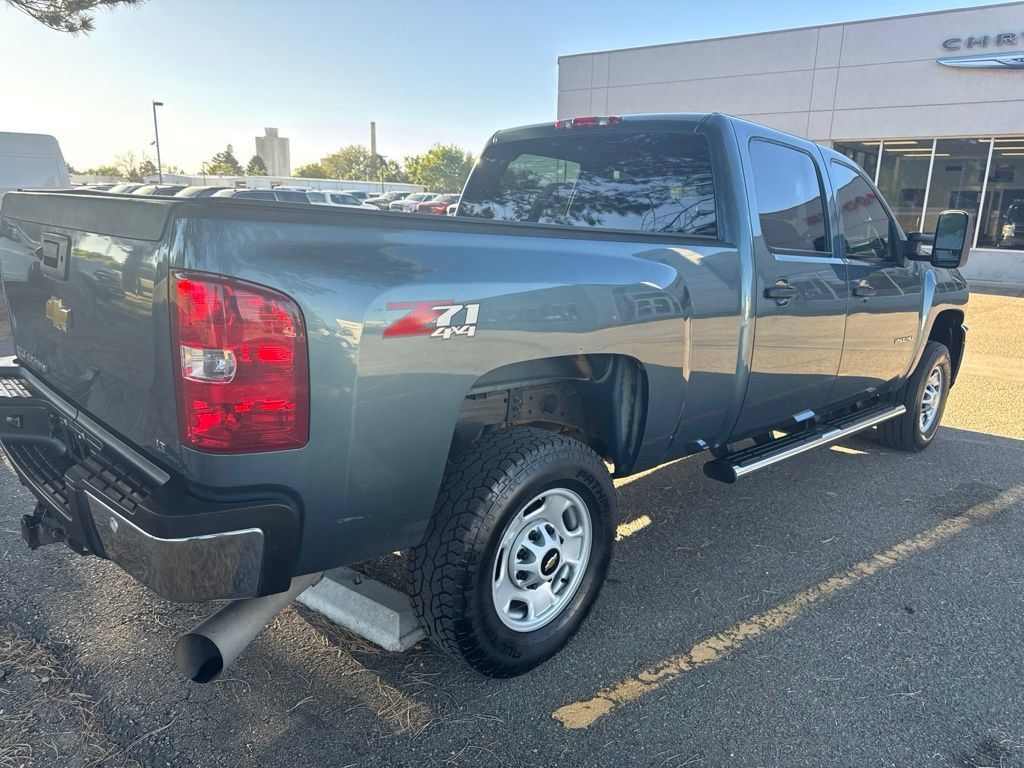 Used 2011 Chevrolet Silverado 2500 LT w/ Interior Plus Package AWD/4WD image 9