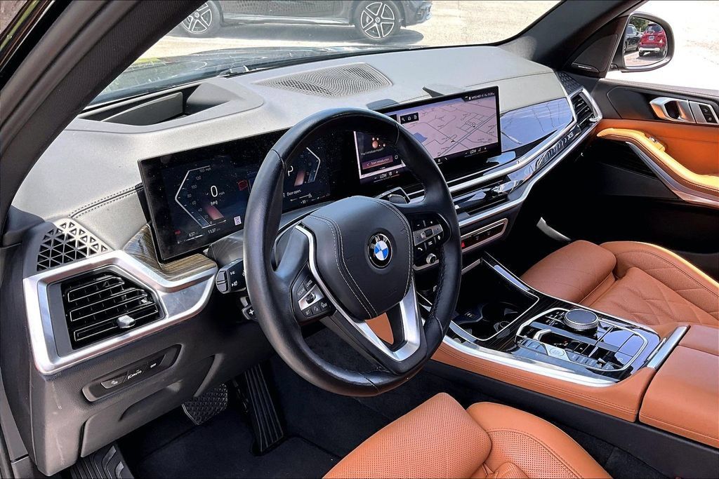 Used 2025 BMW X5 xDrive40i AWD/4WD image 14
