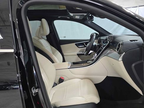 Used 2023 Mercedes-Benz GLC 300 4MATIC image 10