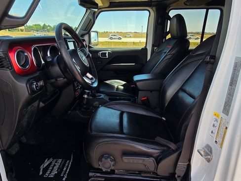 Used 2020 Jeep Gladiator Rubicon AWD/4WD image 12