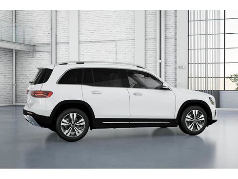 New 2025 Mercedes-Benz GLB 250 4MATIC image 28