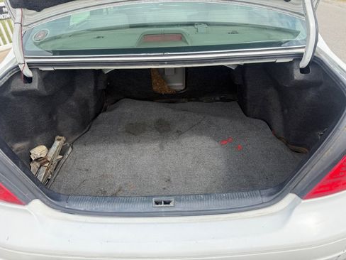 Used 2001 Toyota Avalon XLS FWD image 15
