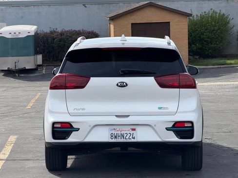 Used 2020 Kia Niro EX Premium w/ Cold Weather Package image 6