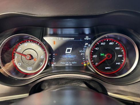 Used 2022 Dodge Charger SXT RWD image 18