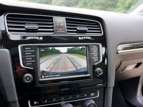 Used 2017 Volkswagen Golf SEL image 16