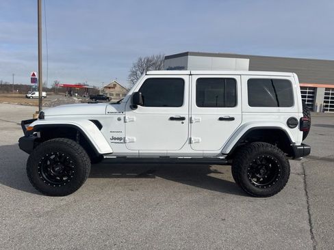 Used 2020 Jeep Wrangler Unlimited Sahara w/ Safety Group image 8