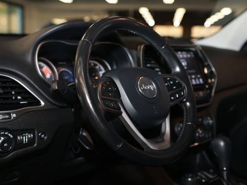 Used 2021 Jeep Cherokee Limited image 24