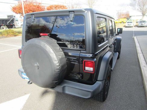 Used 2019 Jeep Wrangler Unlimited Sport S image 5