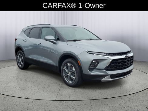 Used 2024 Chevrolet Blazer LT w/ Convenience Package AWD/4WD image 2