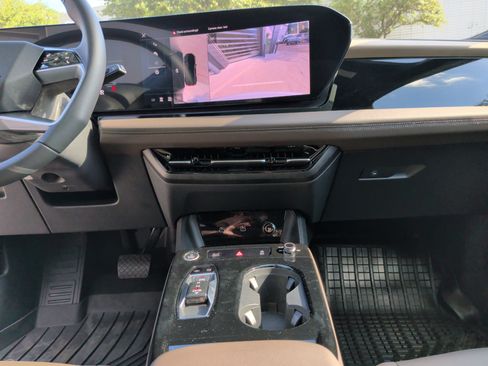 Certified 2025 Audi Q6 e-tron Premium Plus w/ Premium Plus AWD/4WD image 30