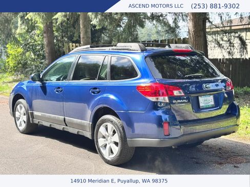 Used 2010 Subaru Outback 2.5i Limited image 3