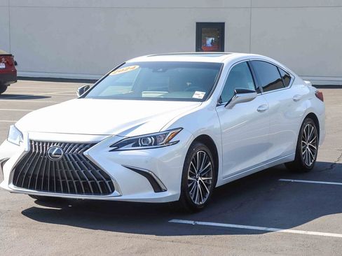 Used 2024 Lexus ES 300h w/ Premium Package FWD image 3