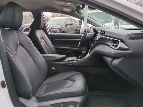 Used 2019 Toyota Camry XSE image 22