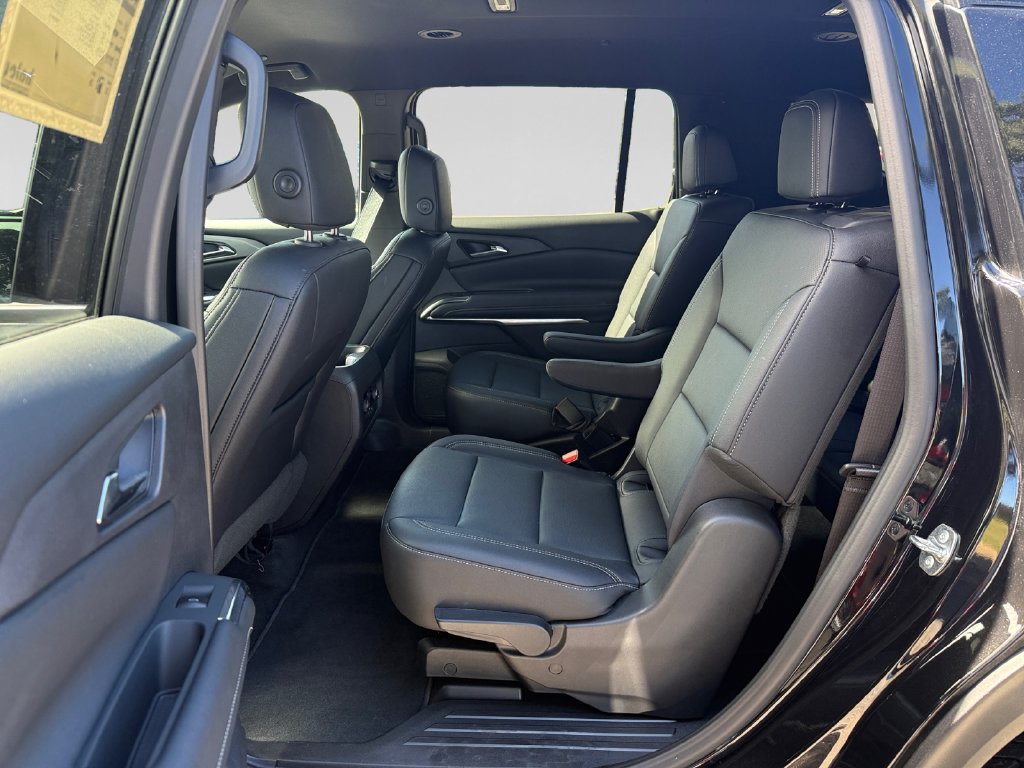 Used 2026 Chevrolet Traverse LT w/ Driver Confidence Package FWD image 16
