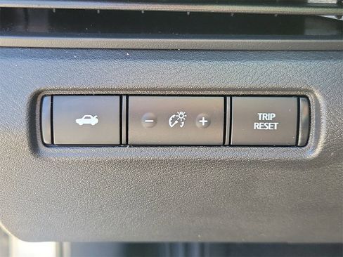 Used 2025 Nissan Altima 2.5 SR image 30