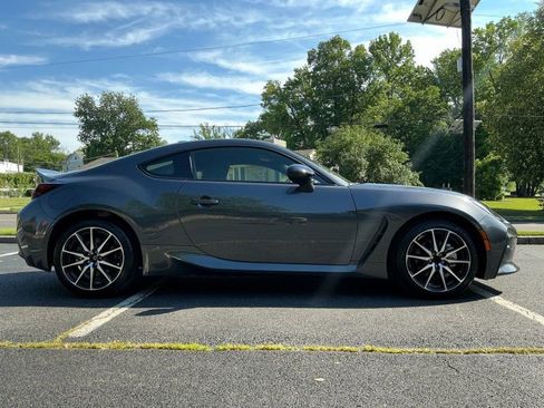 Used 2025 Toyota GR86 w/ ALL Weather Mat Package (TMS) RWD image 4