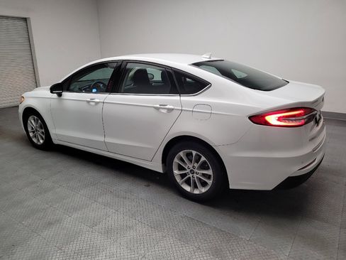 Used 2020 Ford Fusion SE image 3
