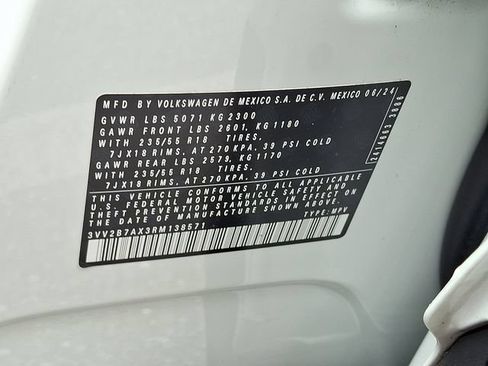 Used 2024 Volkswagen Tiguan SE AWD/4WD image 26