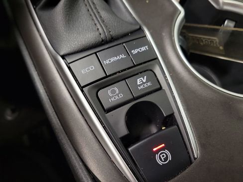 Used 2023 Toyota Camry LE w/ Audio Upgrade Package FWD image 16