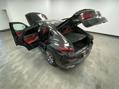 Used 2022 BMW X6 xDrive40i w/ M Sport Package image 51