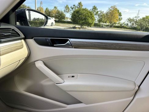 Used 2018 Volkswagen Passat 2.0T SE image 18