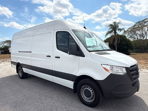 Used 2021 Mercedes-Benz Sprinter 3500 image 9