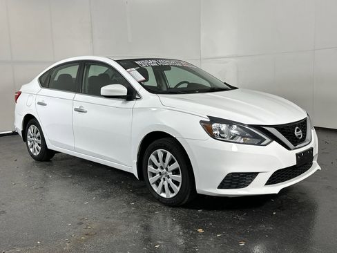 Used 2017 Nissan Sentra S image 2