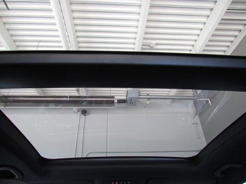 Used 2025 Mercedes-Benz GLS 450 4MATIC image 35
