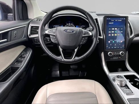 Certified 2022 Ford Edge SEL w/ Sport Appearance Package AWD/4WD image 5
