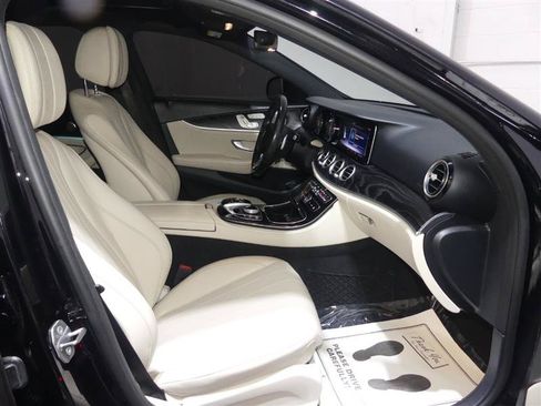 Used 2017 Mercedes-Benz E 300 4MATIC image 23