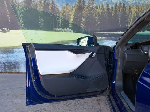 Used 2018 Tesla Model S 75D image 11