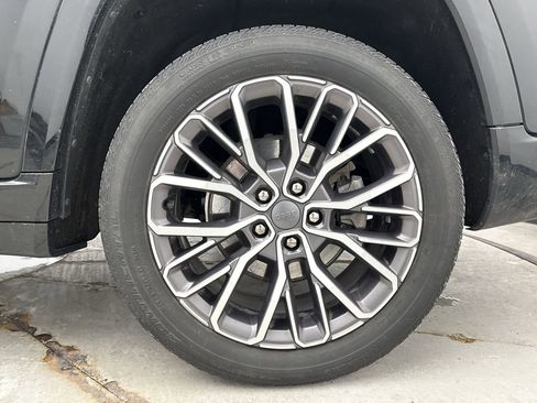 Used 2022 Jeep Grand Cherokee L Summit image 29