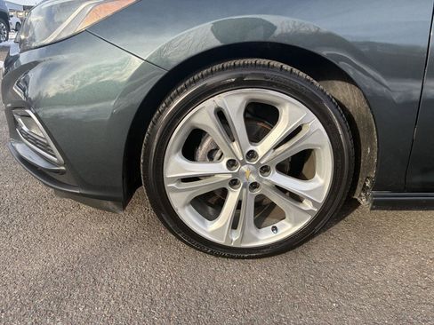 Used 2018 Chevrolet Cruze Premier image 22