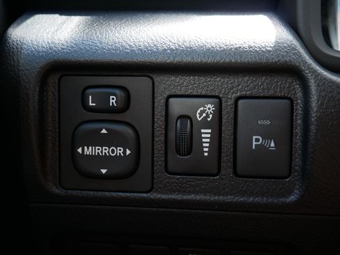 Used 2018 Toyota 4Runner Limited AWD/4WD image 26