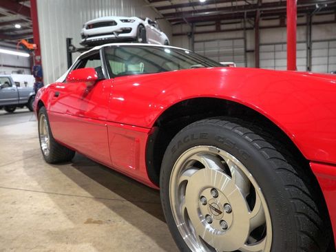 Used 1995 Chevrolet Corvette Base 2dr Convertible image 37
