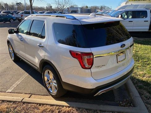 Used 2017 Ford Explorer Limited image 31