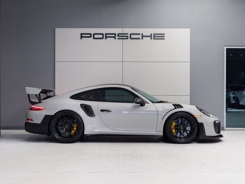 Certified 2018 Porsche 911 GT2 RS RWD image 8