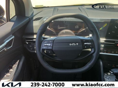 New 2026 Kia Sportage EX FWD image 17