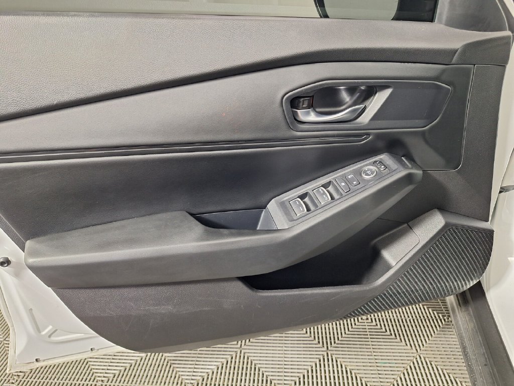 Used 2025 Honda Accord SE image 30
