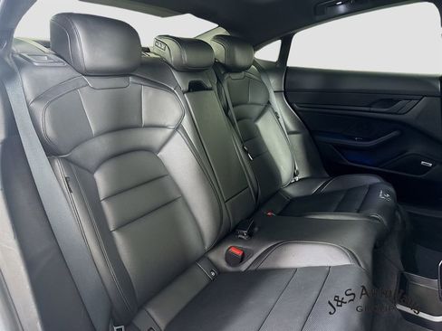 Used 2021 Porsche Taycan image 34