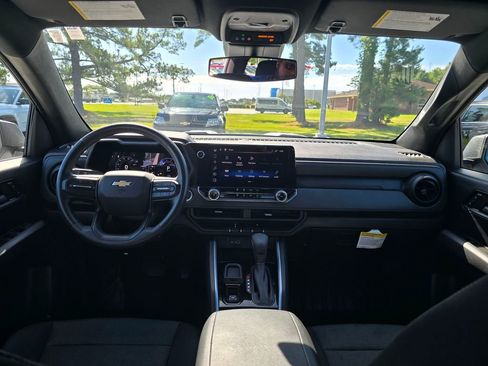 Used 2024 Chevrolet Colorado W/T w/ WT Convenience Package RWD image 12