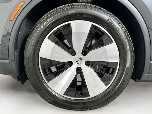 Certified 2024 Porsche Macan 4 Electric image 31