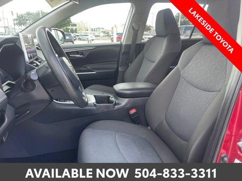 Certified 2025 Toyota RAV4 XLE FWD image 29
