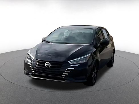 Used 2025 Nissan Versa SV FWD image 5