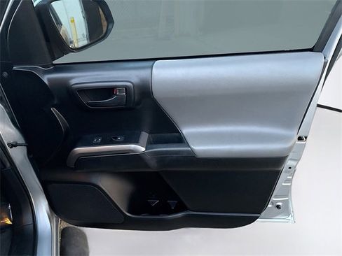 Used 2022 Toyota Tacoma SR5 image 30