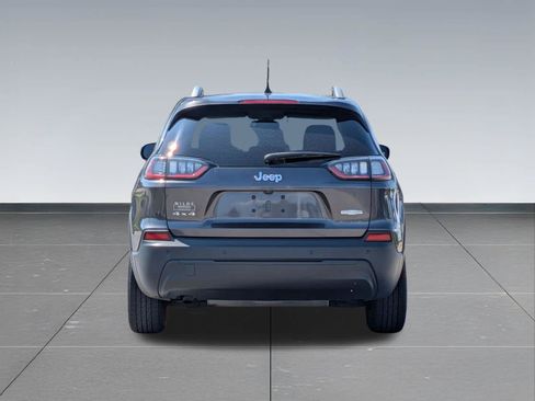 Used 2019 Jeep Cherokee Latitude Plus AWD/4WD image 4