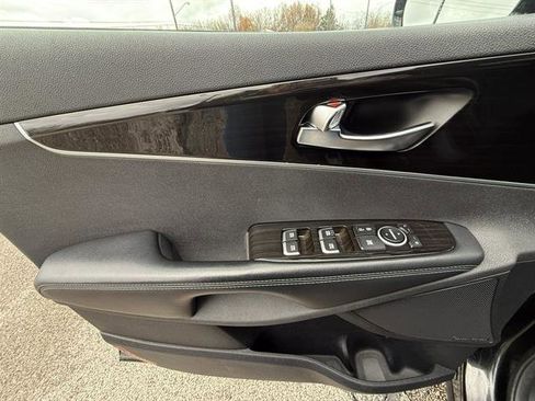 Used 2019 Kia Sorento EX w/ EX Touring Package image 12