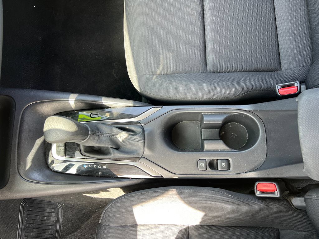 Used 2025 Toyota Corolla LE FWD image 28