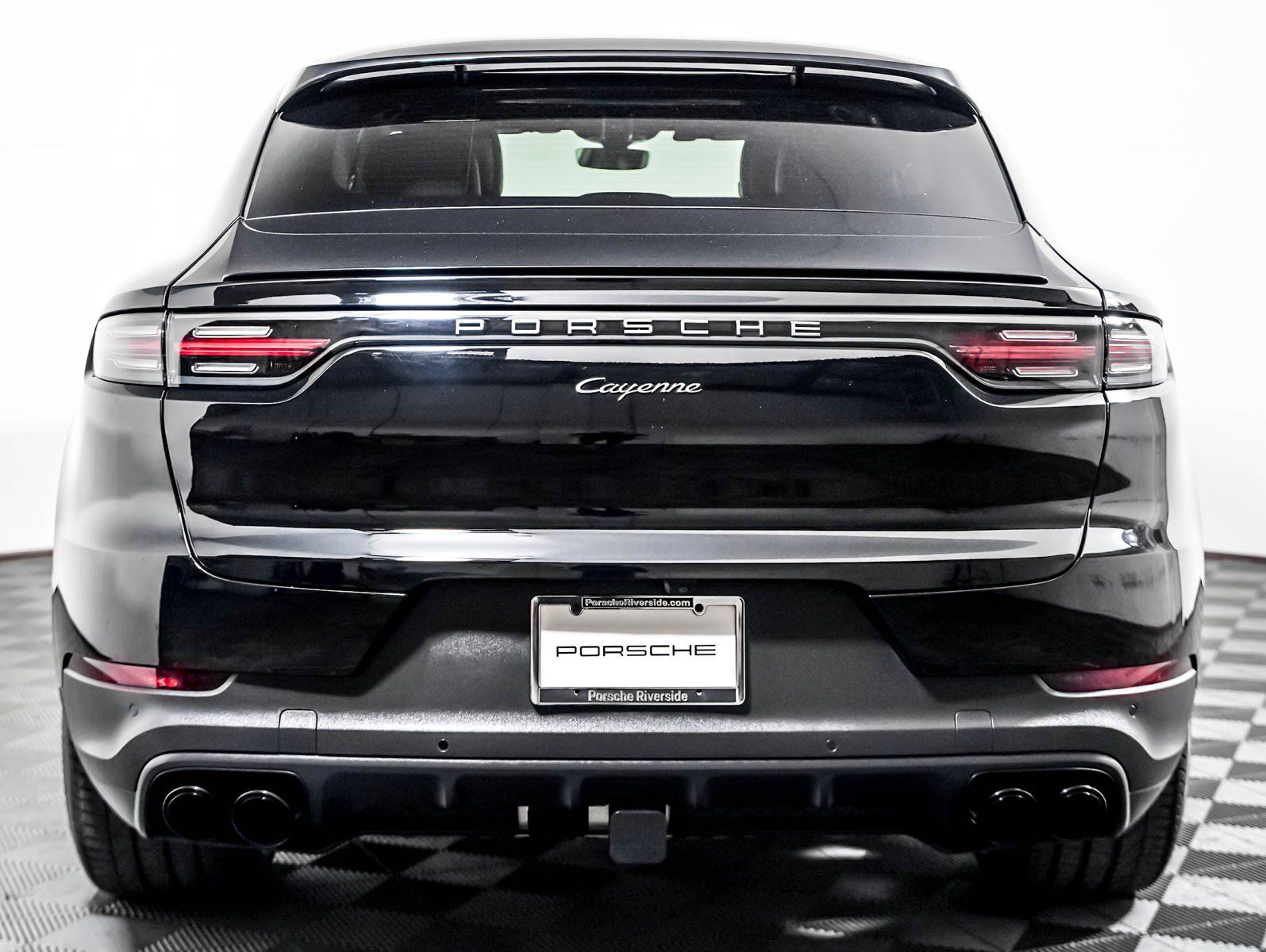 Certified 2023 Porsche Cayenne Platinum Edition w/ Towing Package w/o Tow Ball AWD/4WD image 11