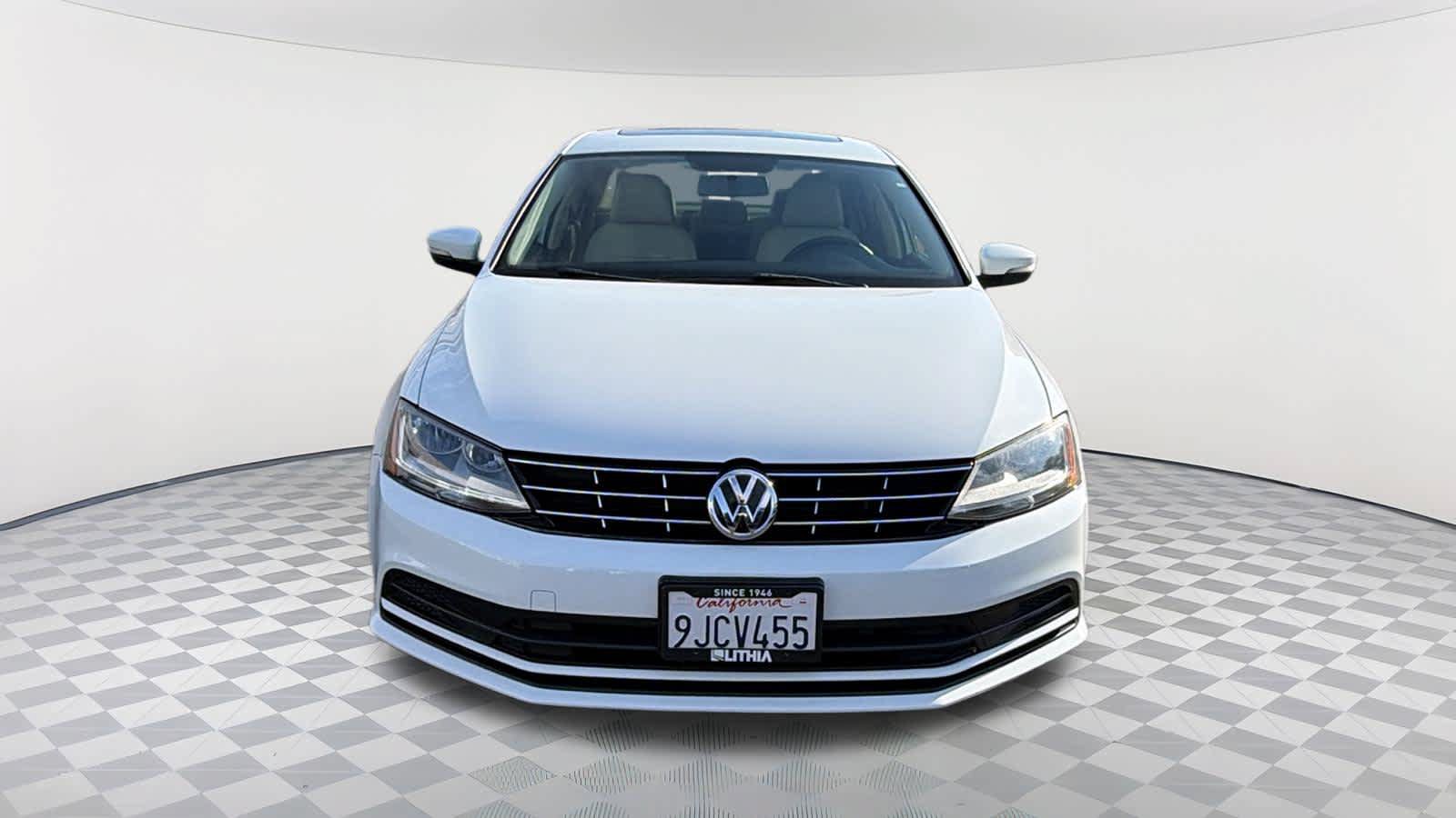 Used 2018 Volkswagen Jetta SE FWD image 2